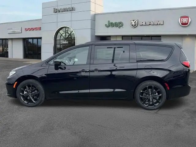 2026 Chrysler Pacifica Select photo 4