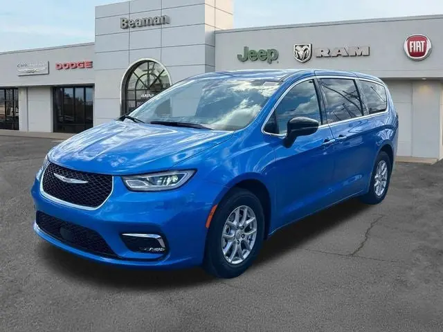 2026 Chrysler Pacifica Select photo 3