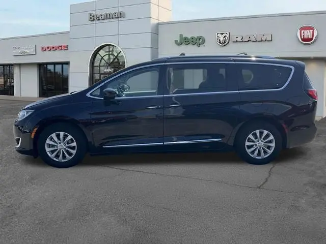 2018 Chrysler Pacifica Touring L photo 4