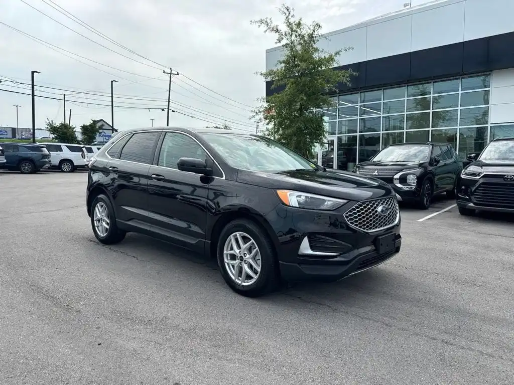 2024 Ford Edge SEL AWD's photo