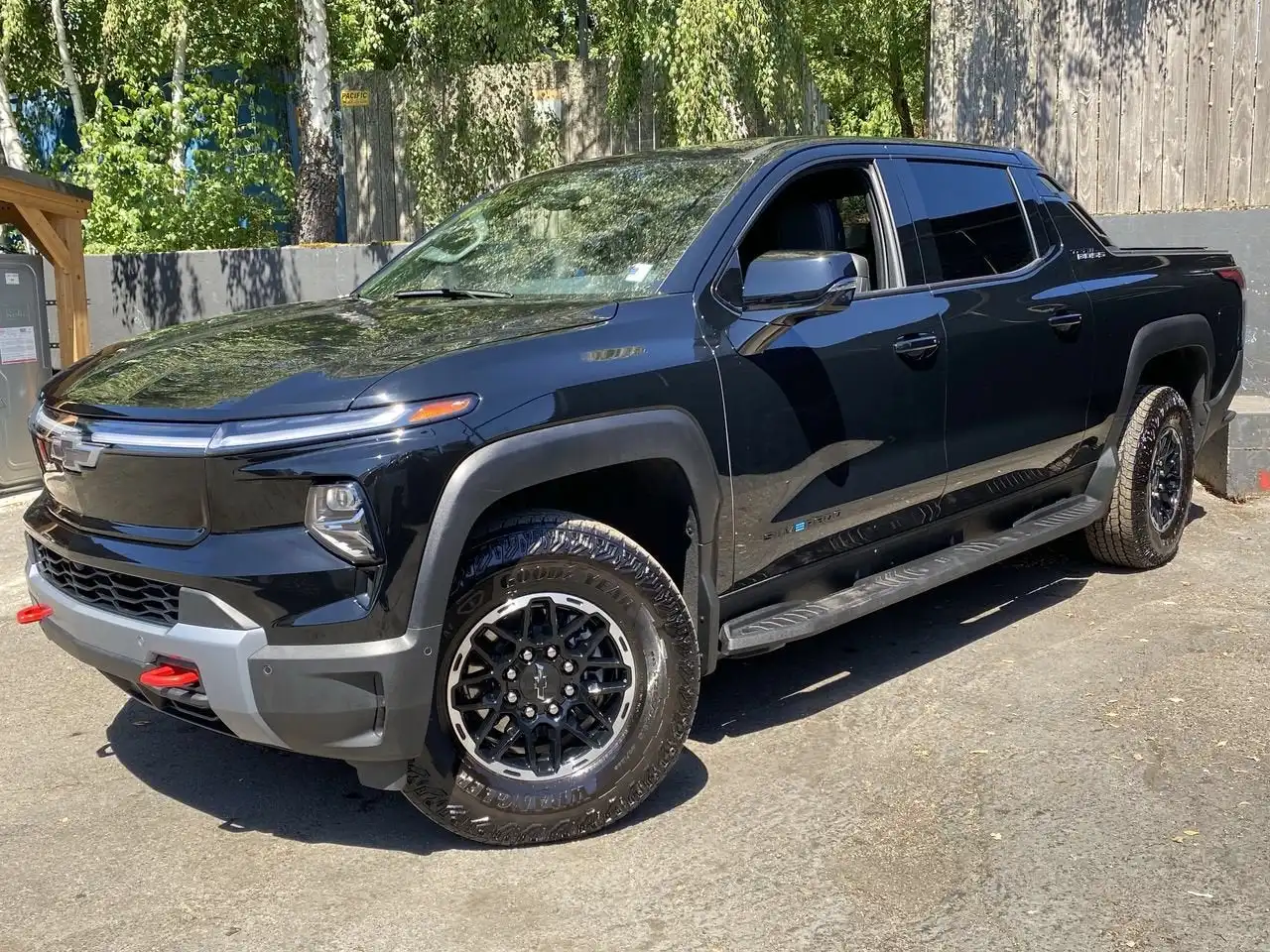 2026 Chevrolet Silverado EV Trail Boss Max Range's photo