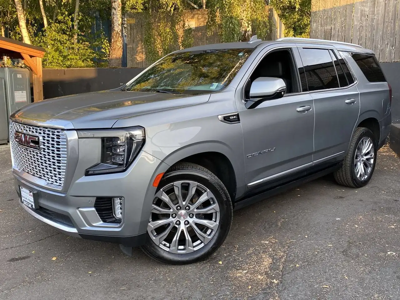 2023 GMC Yukon Denali 4WD's photo