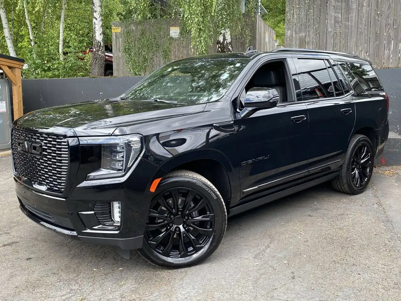 2024 GMC Yukon 4WD Denali's photo