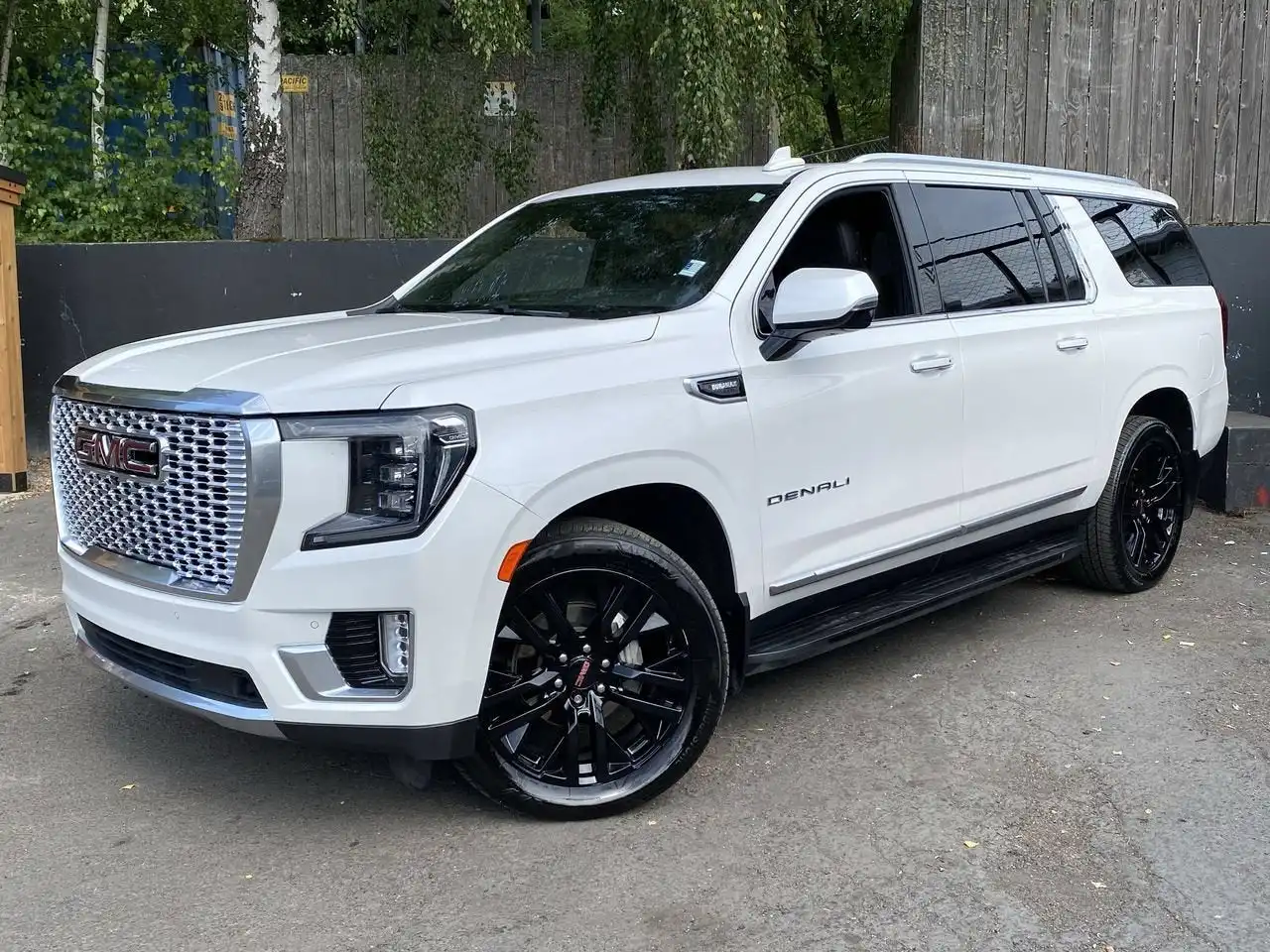 2022 GMC Yukon Denali's photo