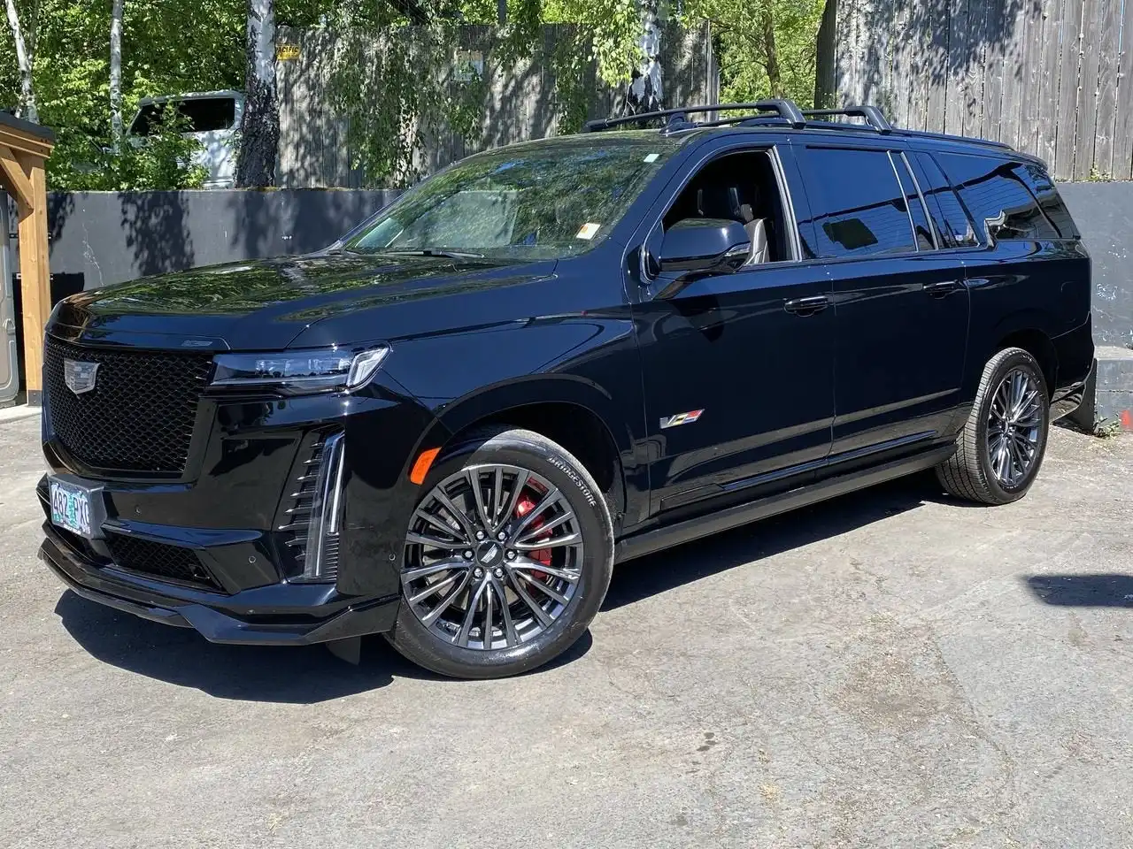 2024 Cadillac Escalade ESV V-Series's photo