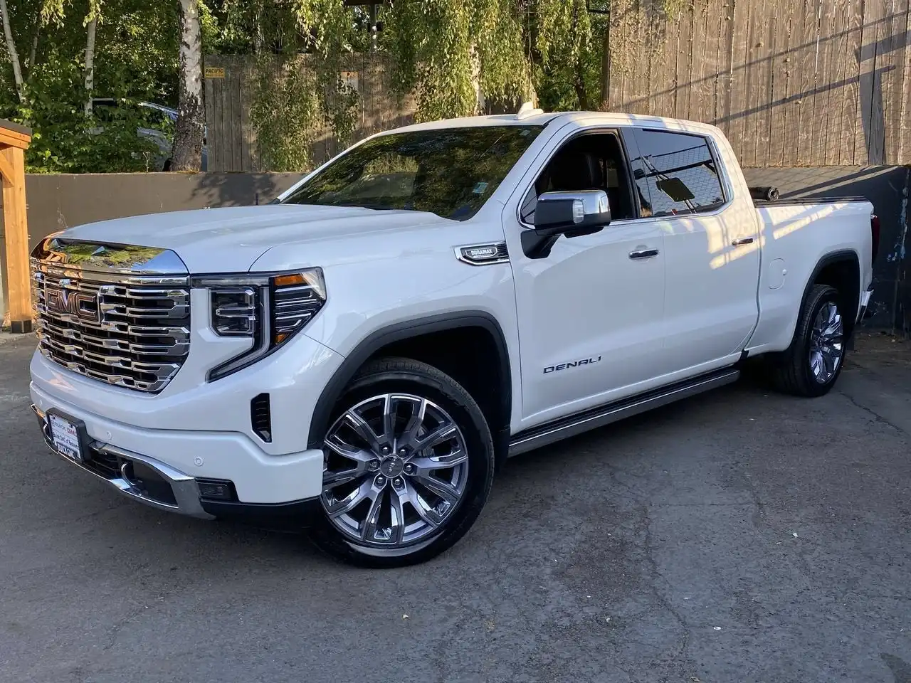 2022 GMC Sierra 4WD Crew Cab Standard Box Denali's photo