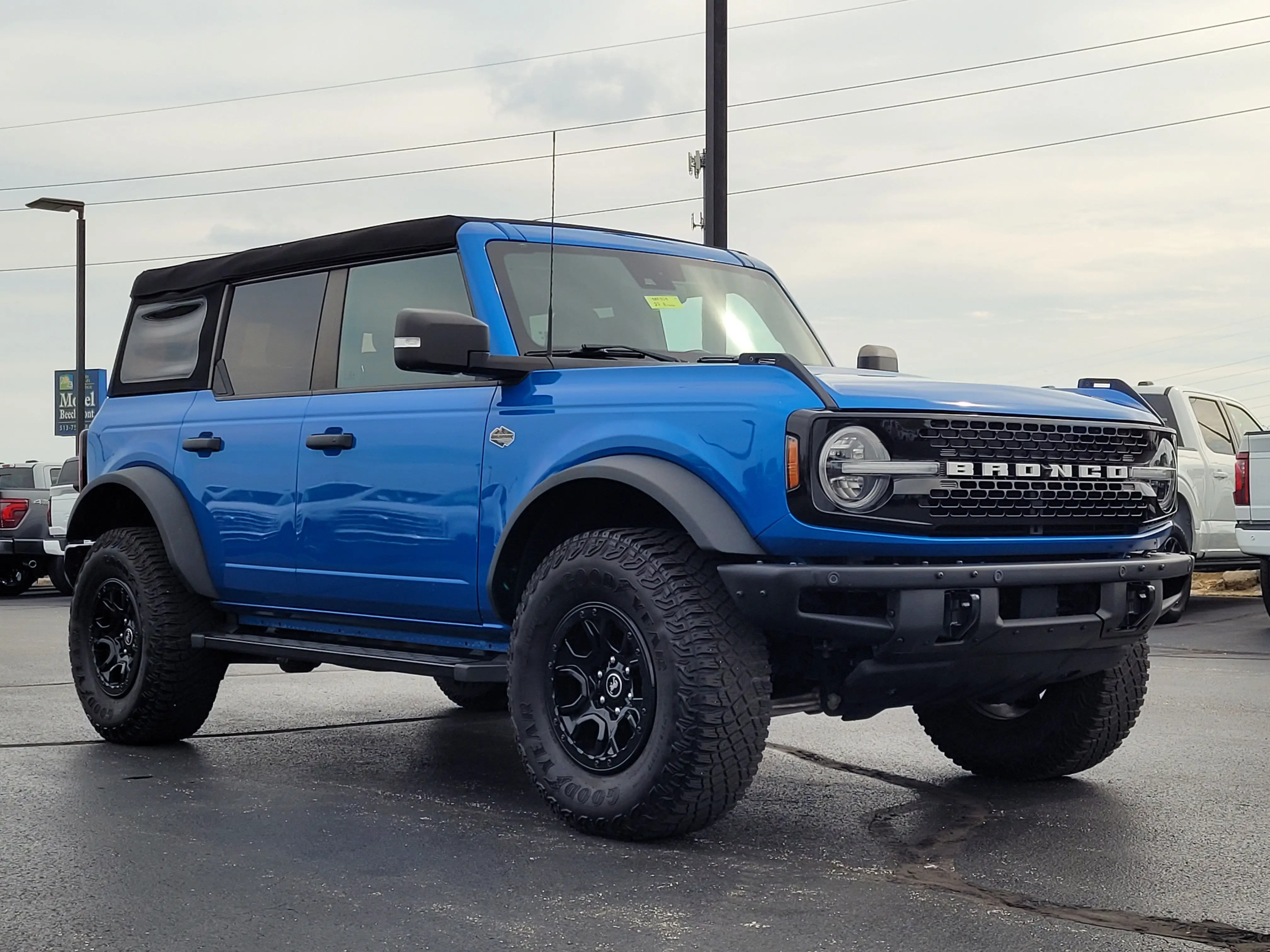2023 Ford Bronco Wildtrak 4x4 photo 1