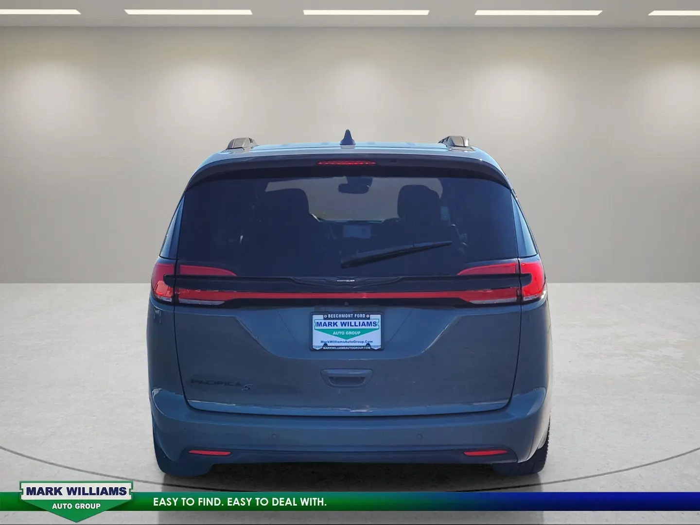 2021 Chrysler Pacifica Touring photo 5
