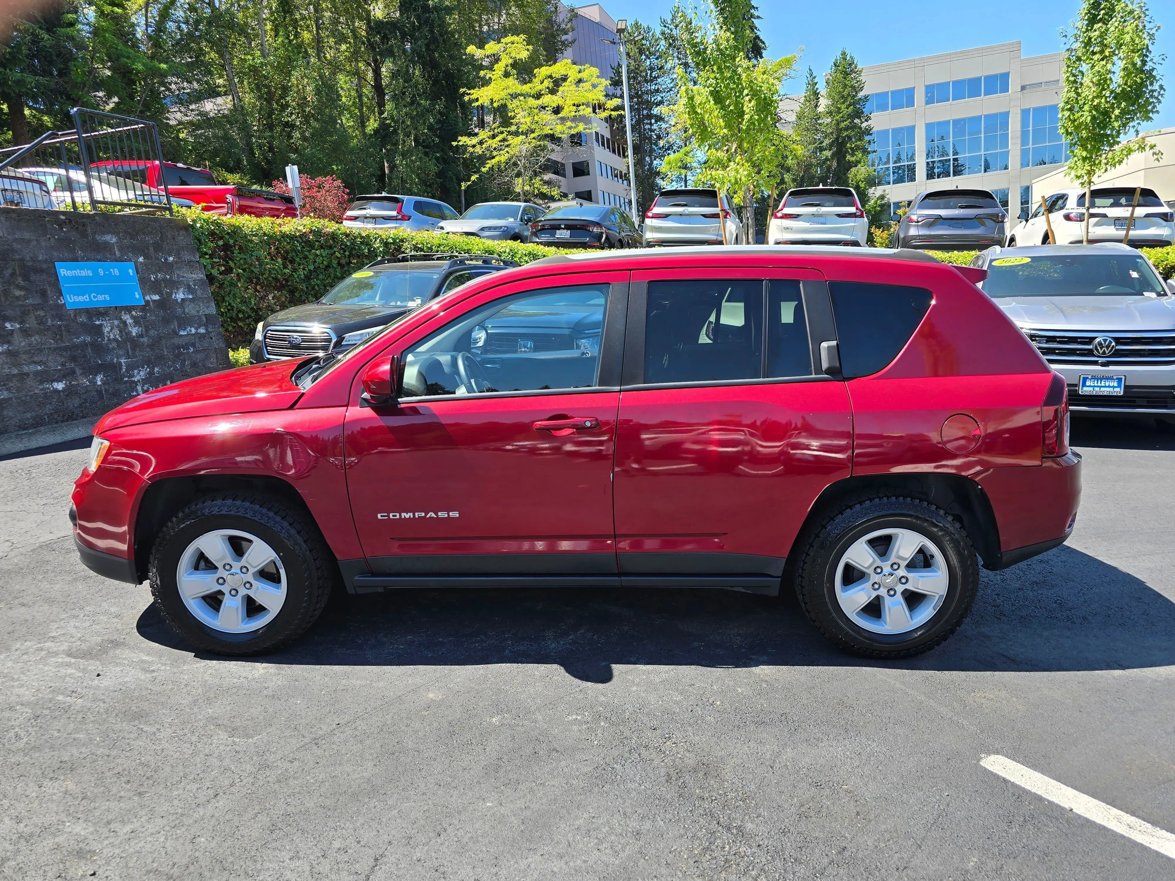 2017 Jeep Compass Latitude photo 4