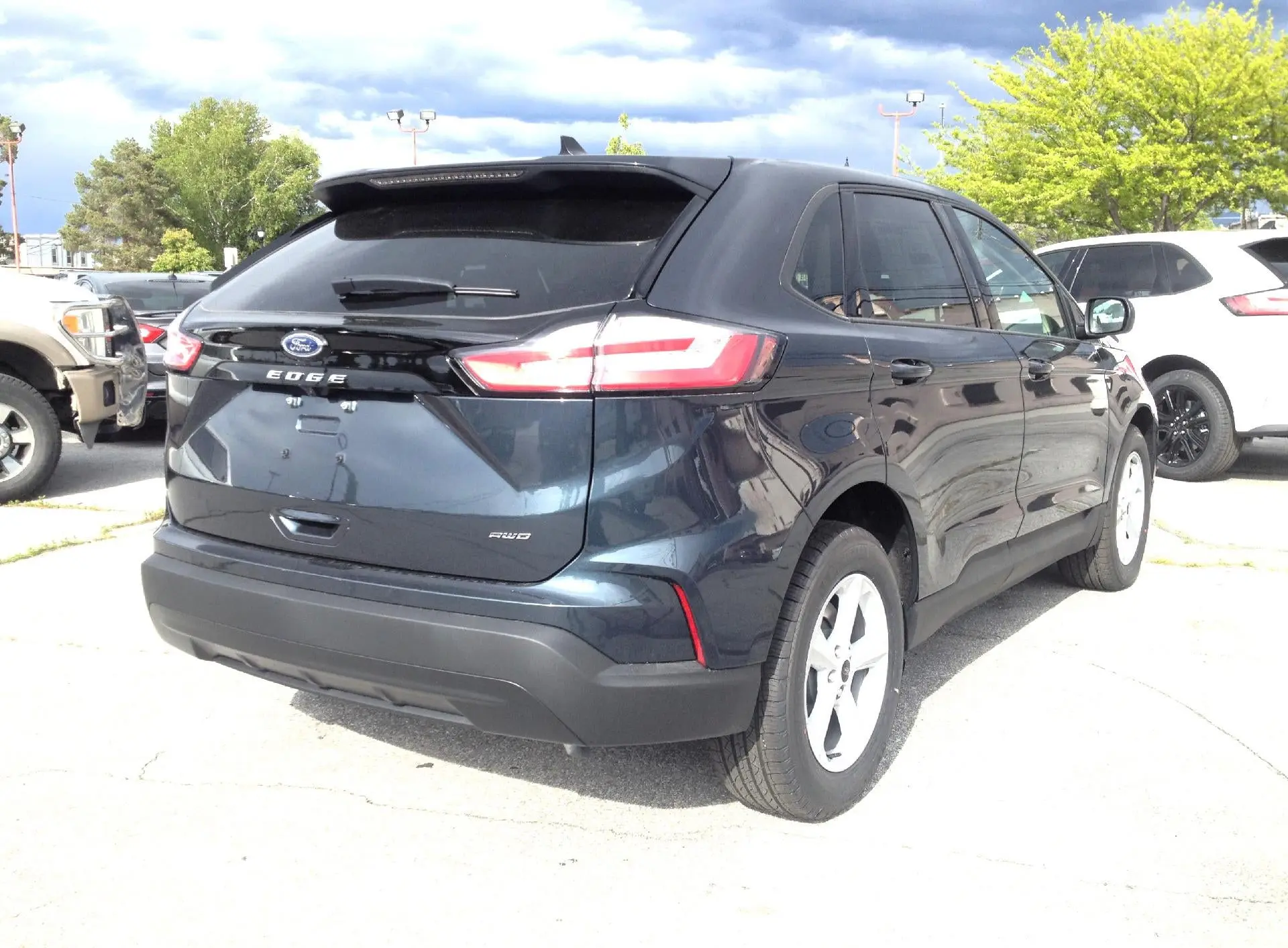 2024 Ford Edge SE AWD photo 3