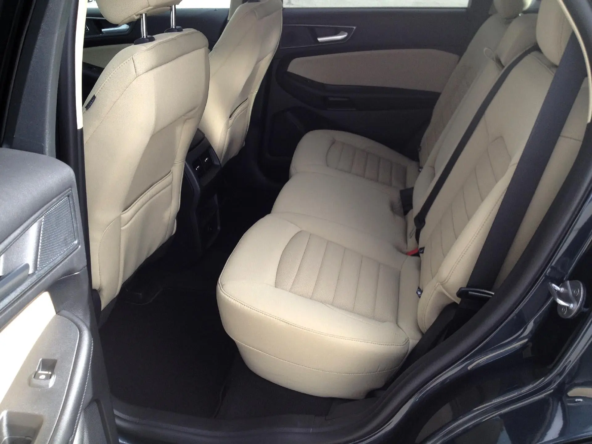 2024 Ford Edge SE AWD photo 5