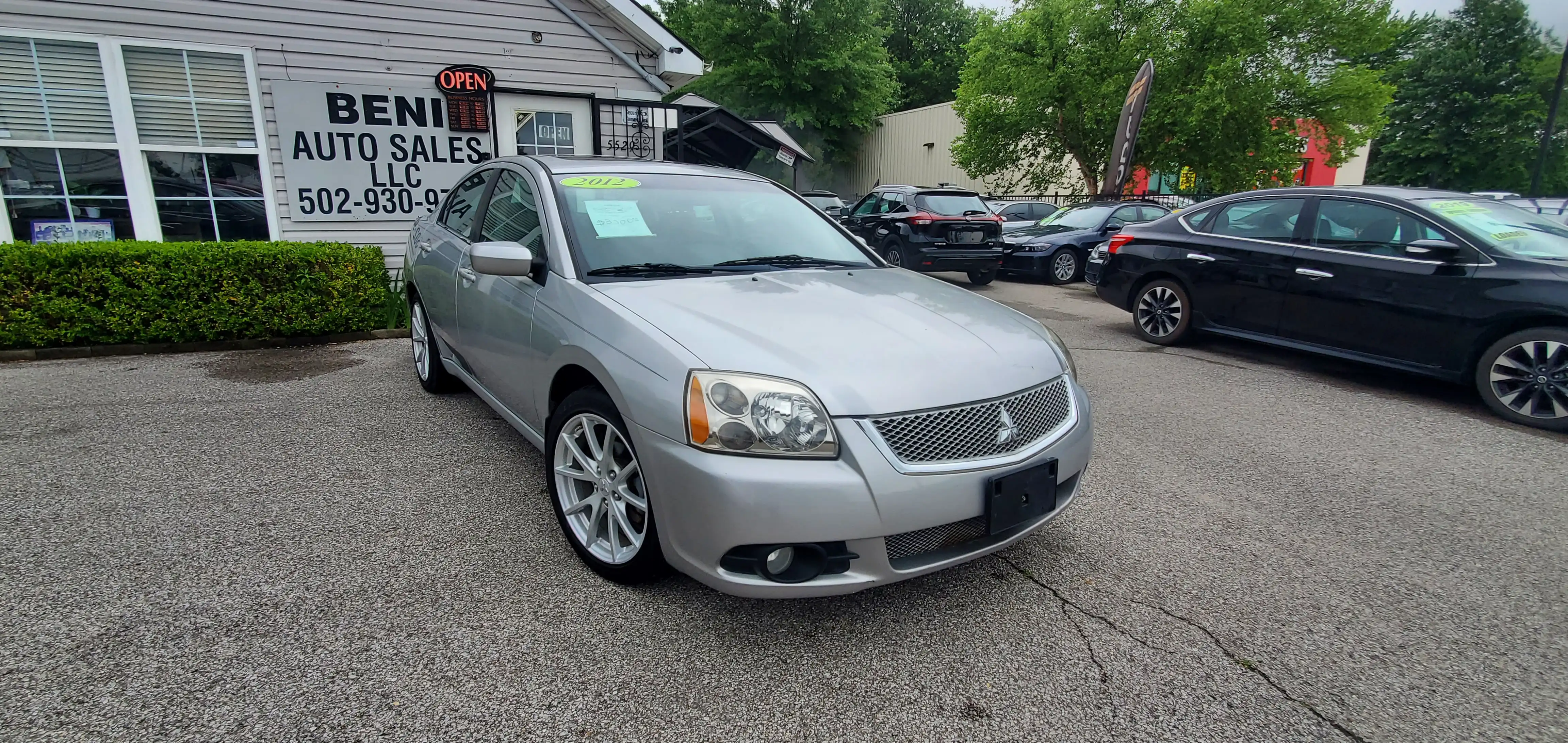 2012 Mitsubishi Galant SE's photo