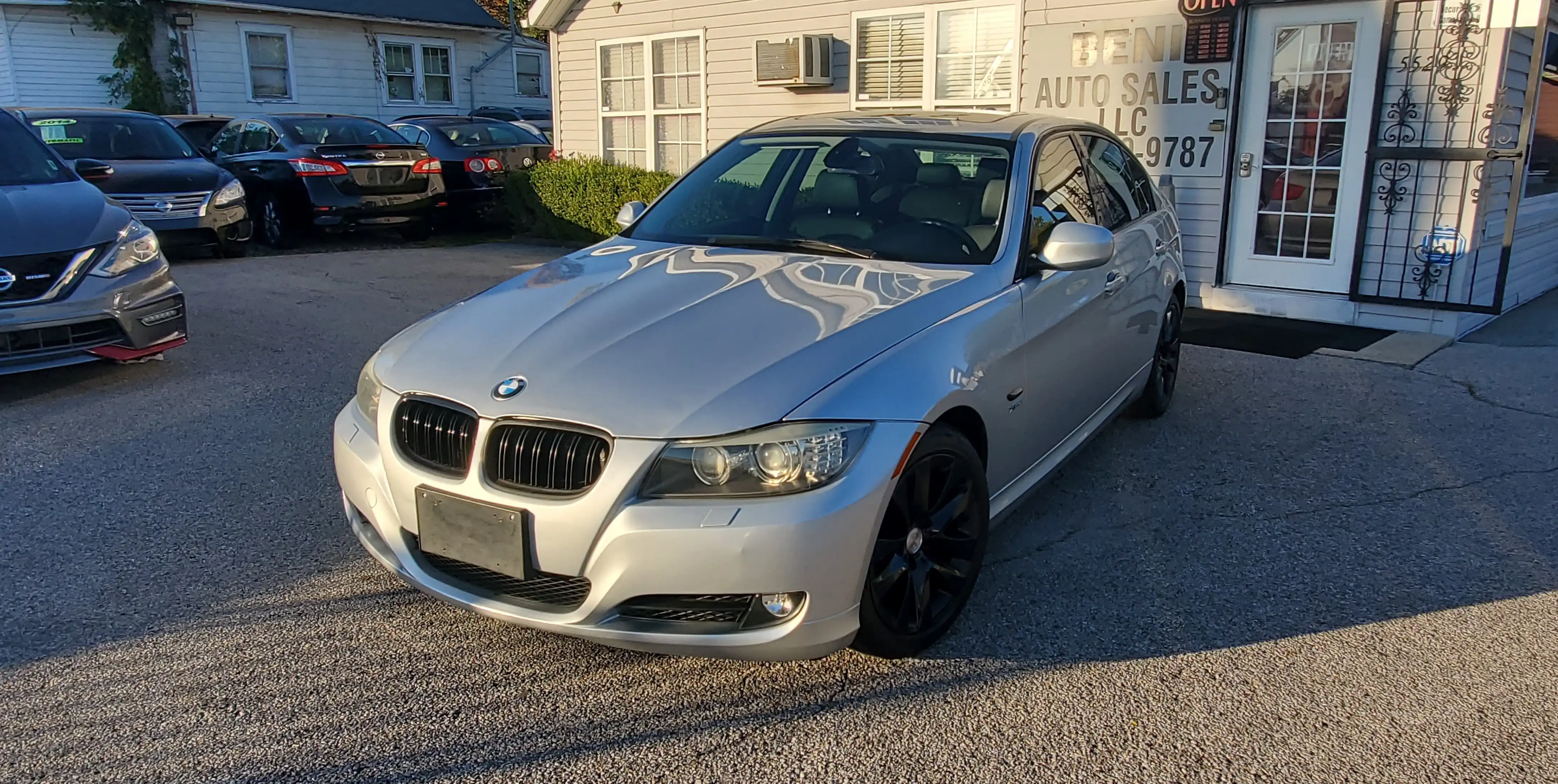 2010 BMW 3 Series 328i xDrive Sedan's photo