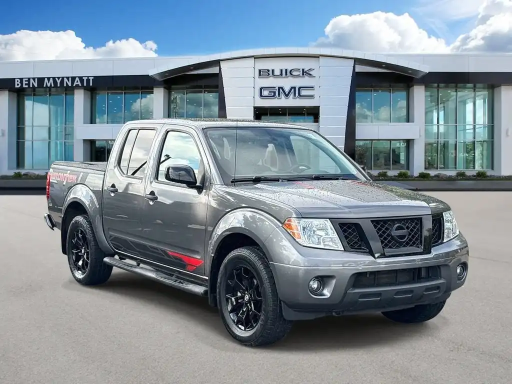 2021 Nissan Frontier SV Crew Cab 4WD SWB's photo