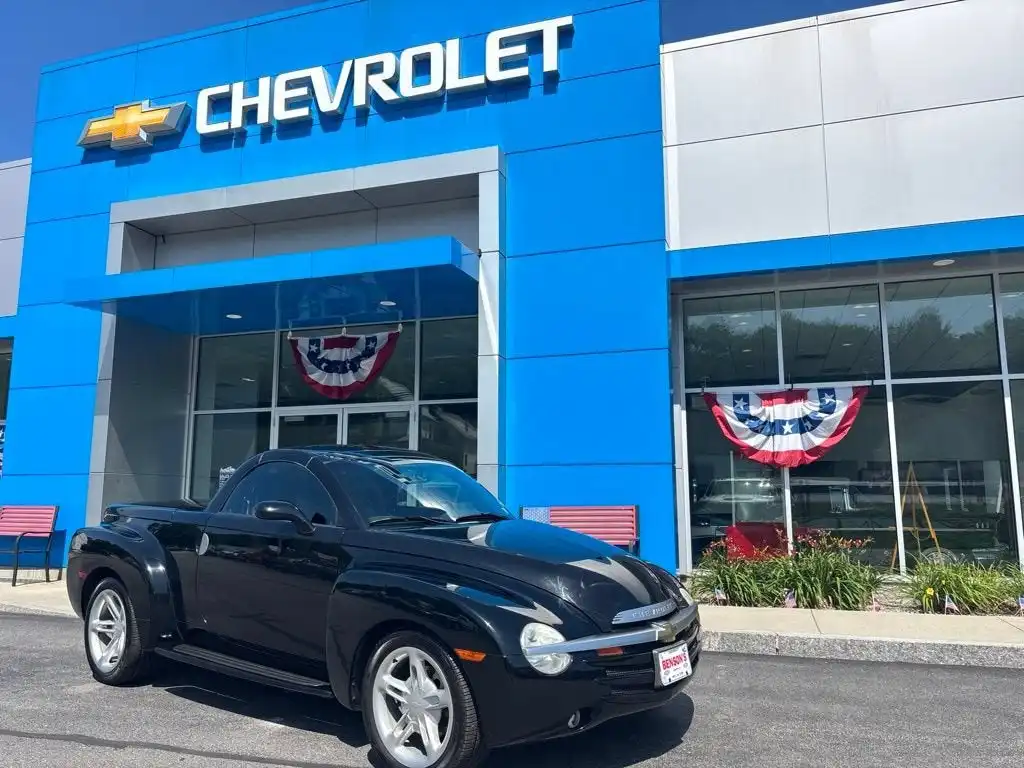 2004 Chevrolet SSR LS's photo