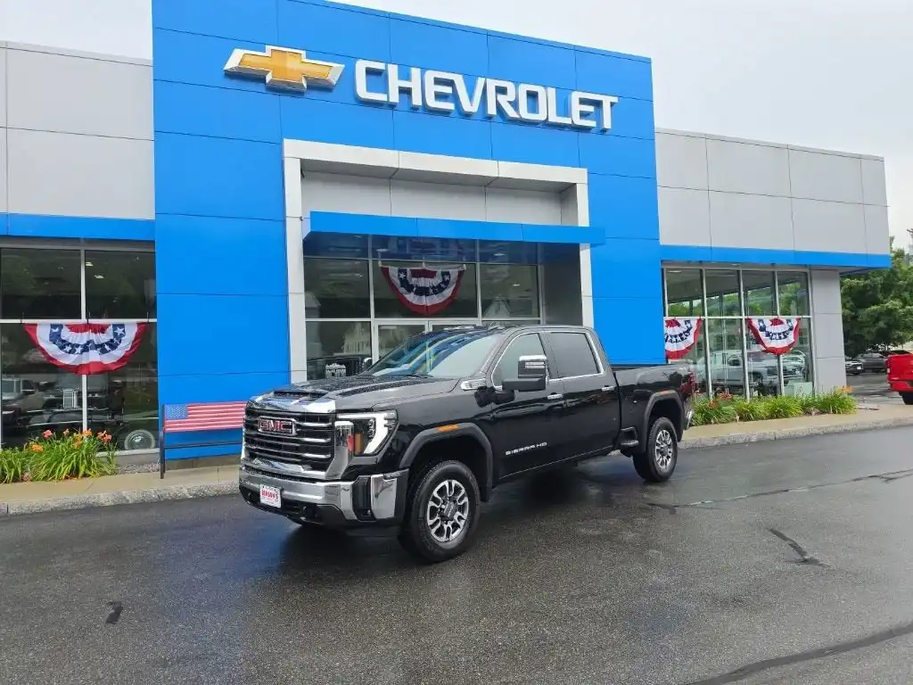 2026 GMC Sierra 4WD Crew Cab Standard Box SLT's photo