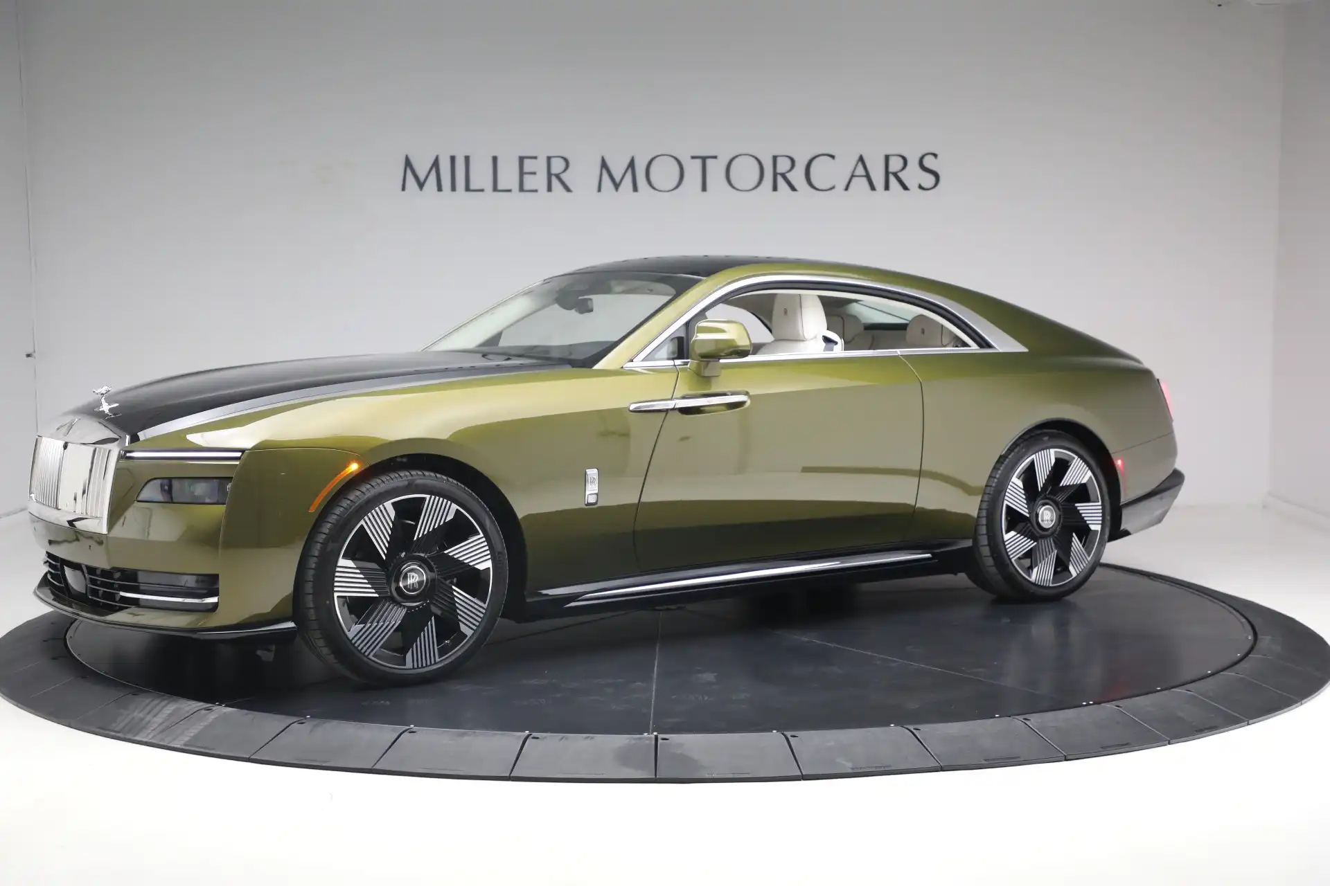 2025 Rolls-Royce Spectre Base's photo