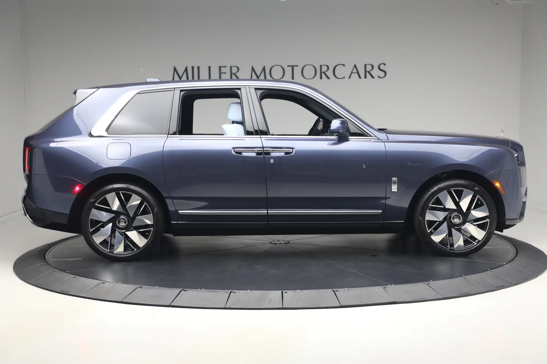 2025 Rolls-Royce Cullinan Base photo 3