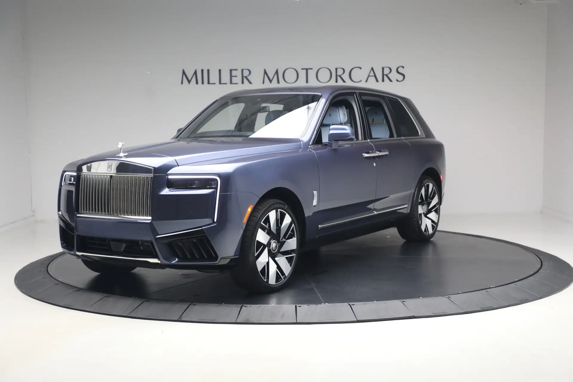 2025 Rolls-Royce Cullinan Base photo 1