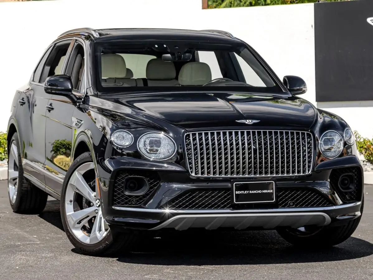2023 Bentley Bentayga EWB photo 1