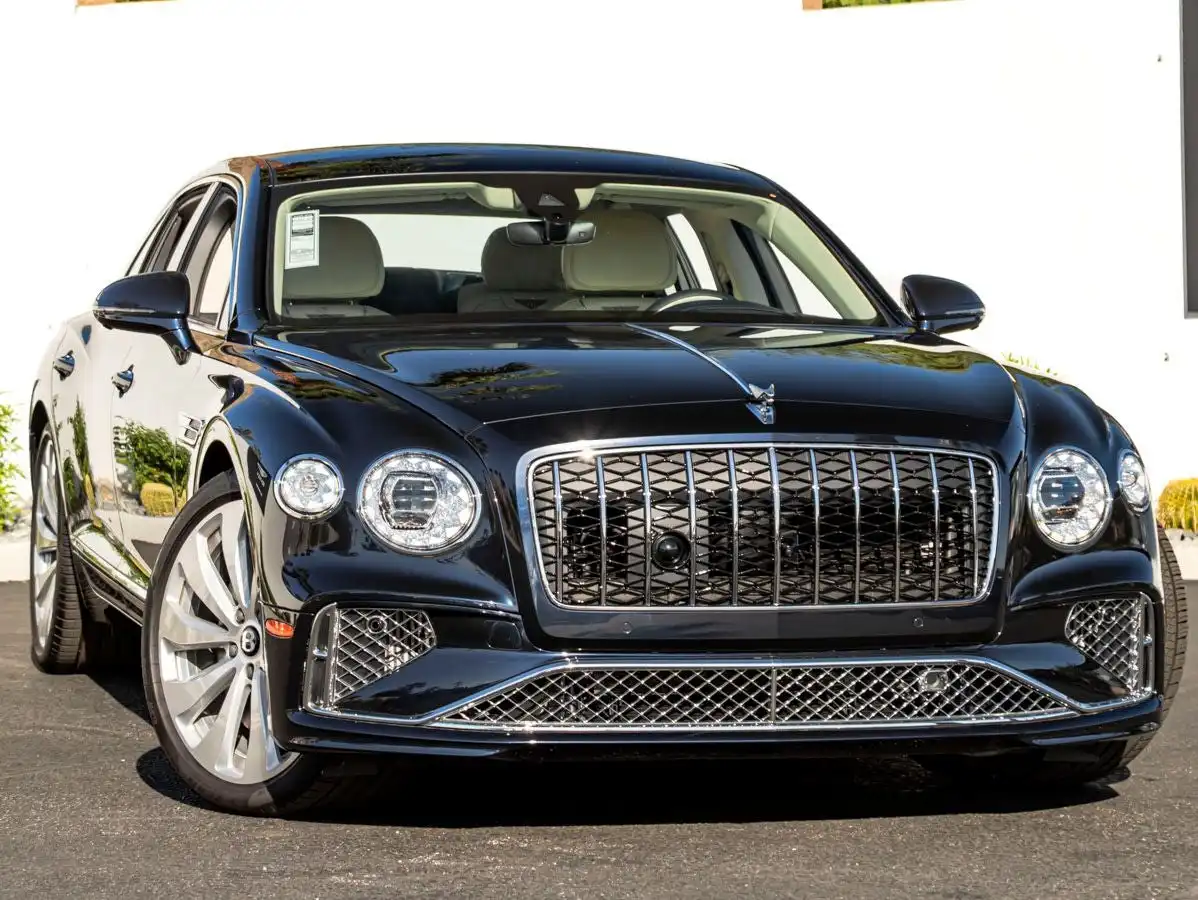 2026 Bentley Flying Spur Azure's photo
