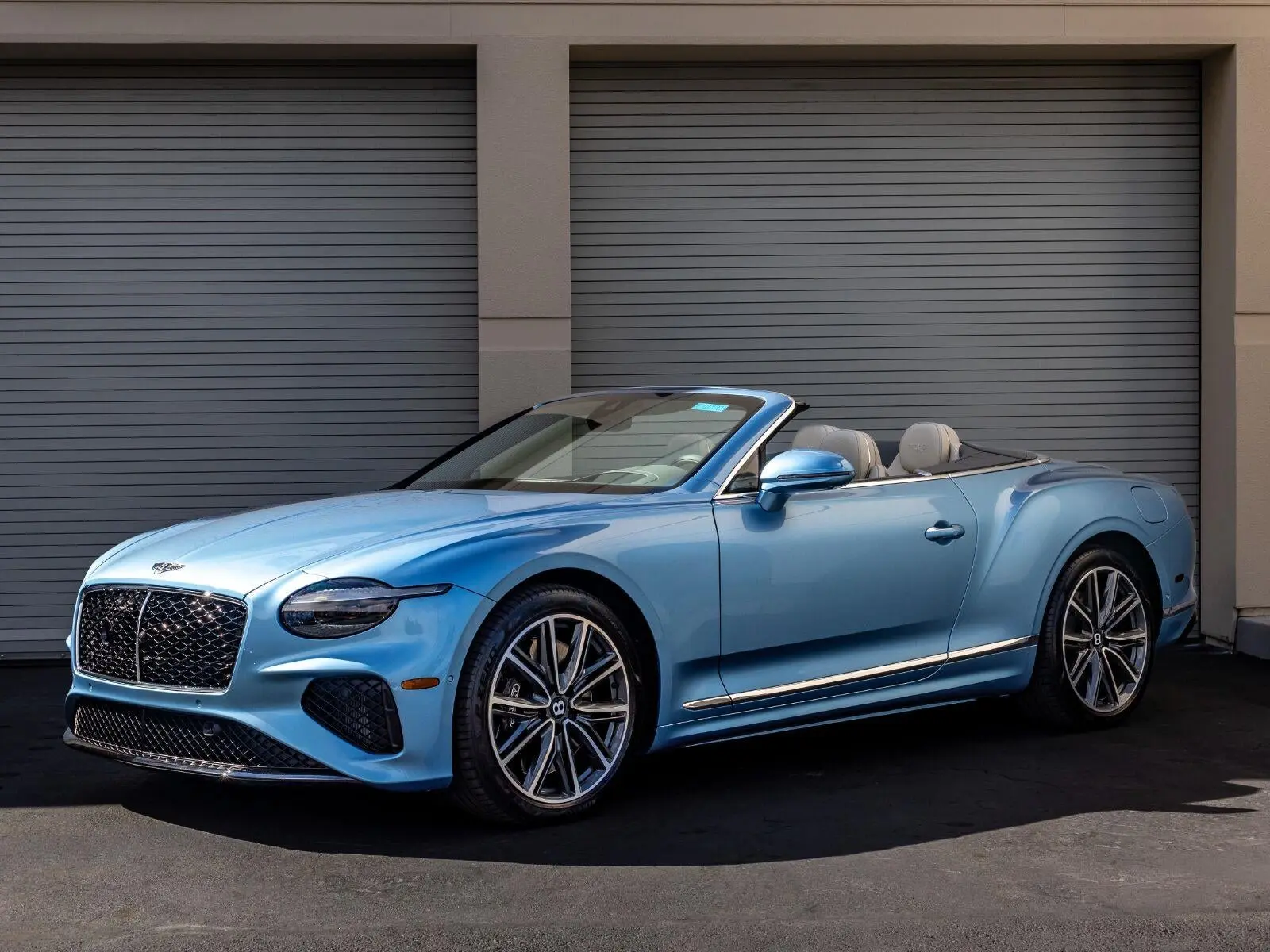 2026 Bentley Continental GT V8 Azure photo 3