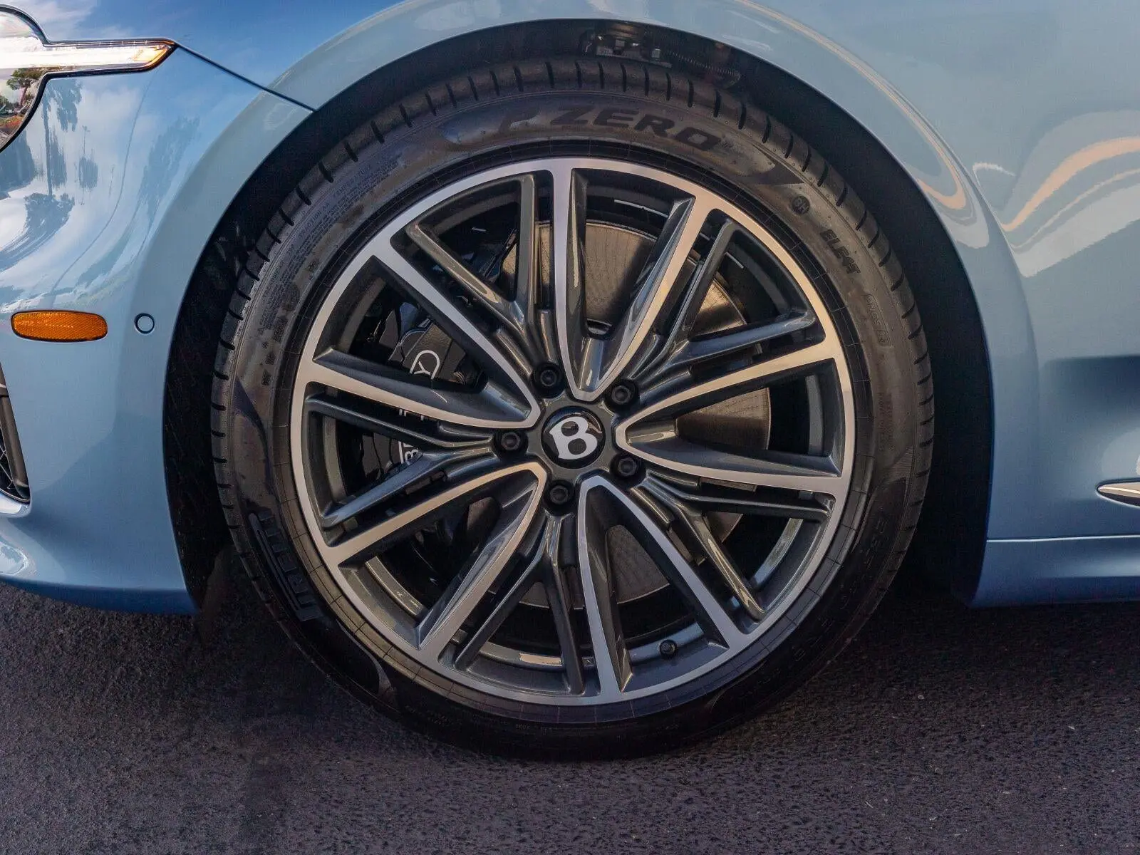2026 Bentley Continental GT V8 Azure photo 4