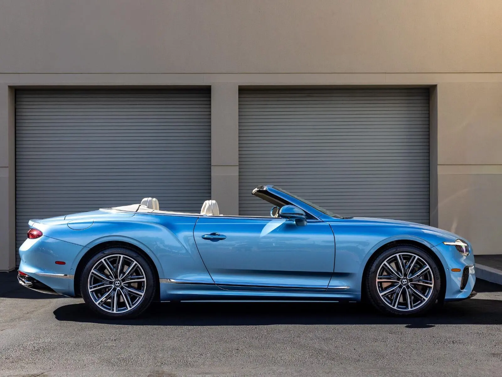 2026 Bentley Continental GT V8 Azure photo 5