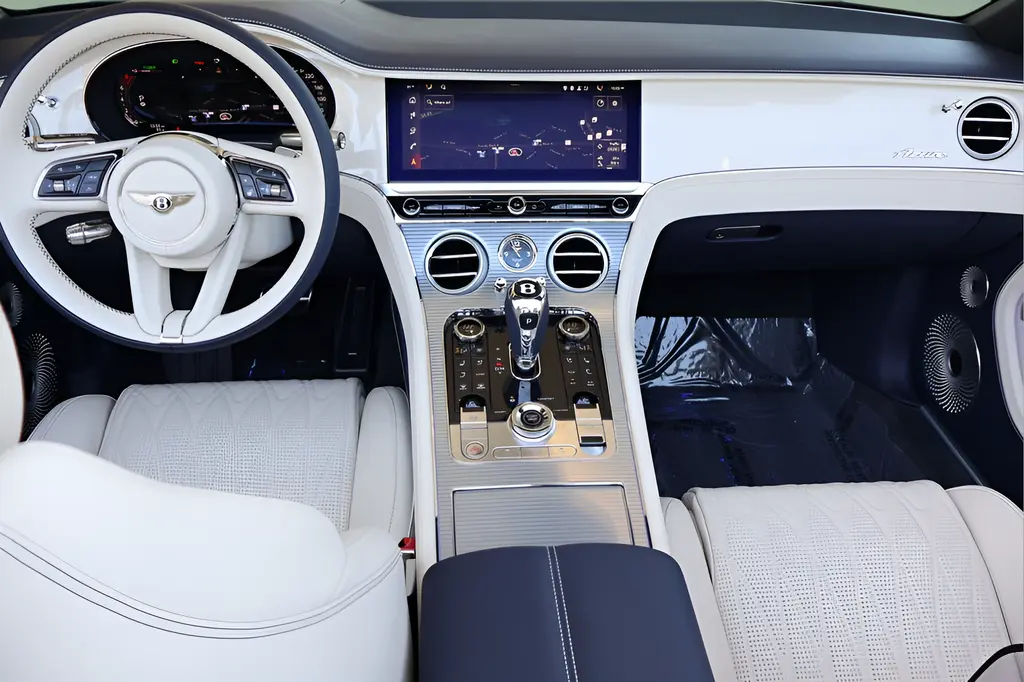 2026 Bentley Continental GT V8 Azure photo 4