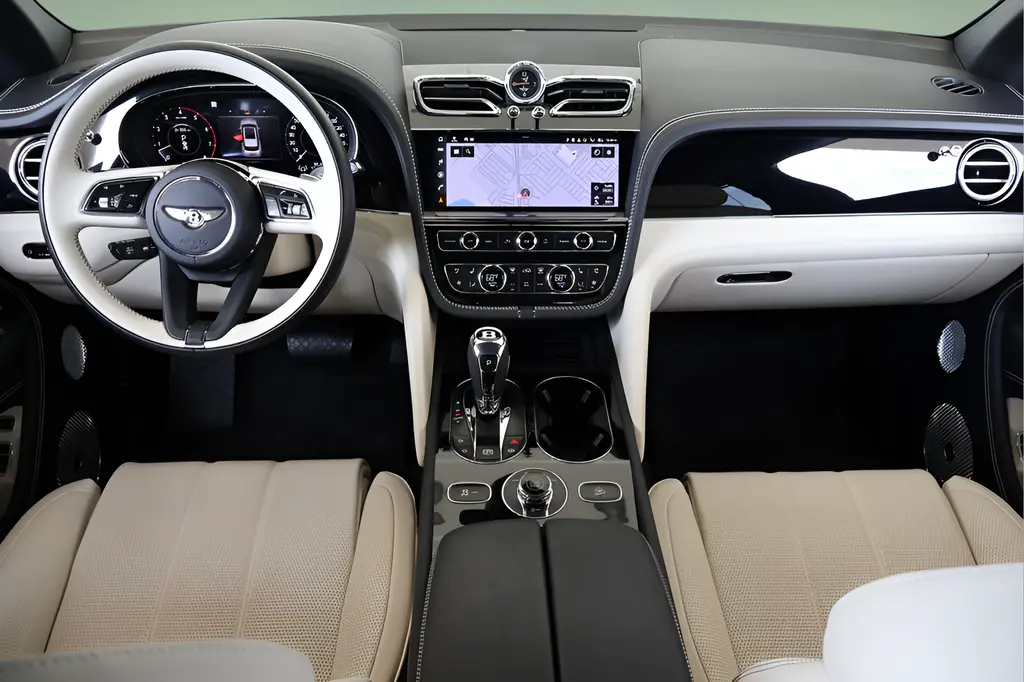 2024 Bentley Bentayga V8 photo 4