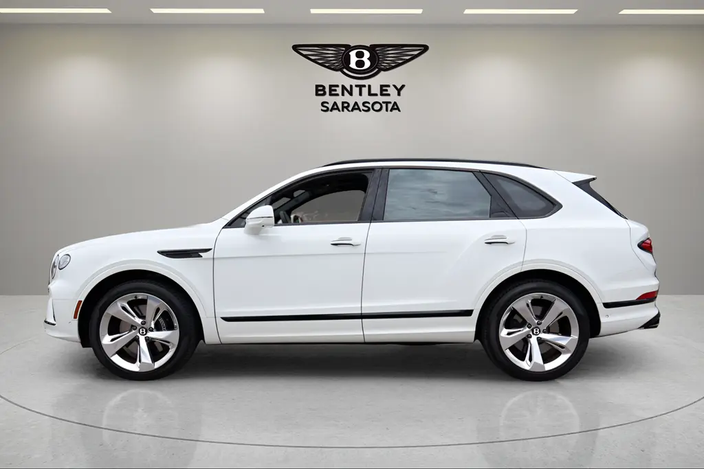 2024 Bentley Bentayga V8 photo 5