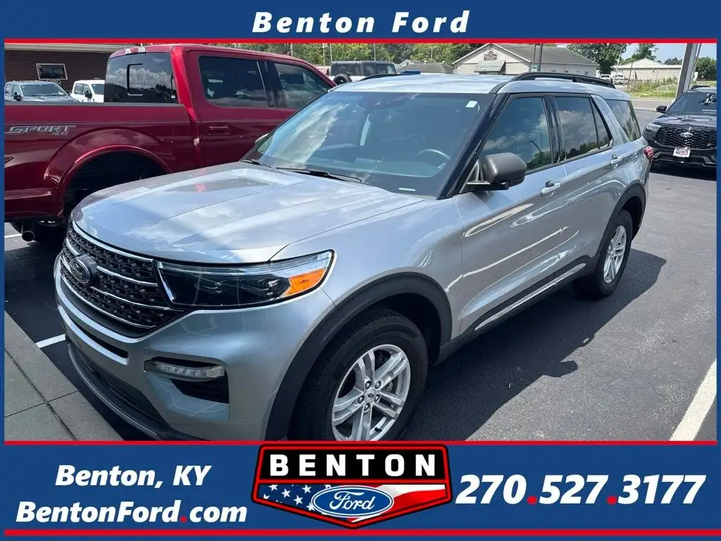 2023 Ford Explorer XLT 4WD's photo