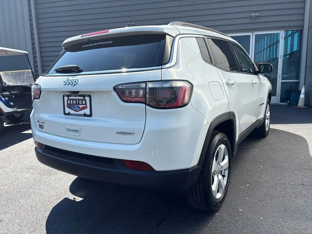 2021 Jeep Compass Latitude 4WD photo 3