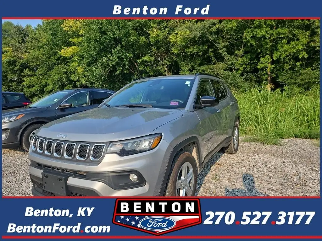 2024 Jeep Compass Latitude 4X4 photo 1