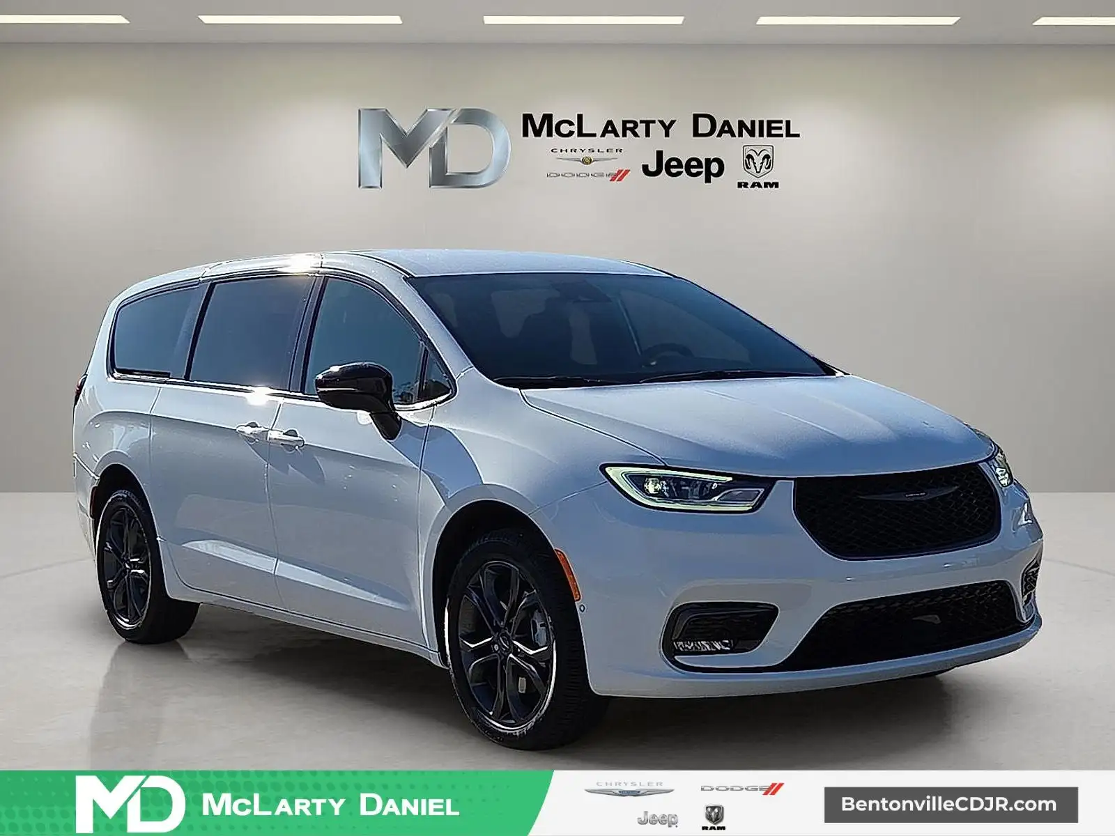 2026 Chrysler Pacifica Select AWD's photo