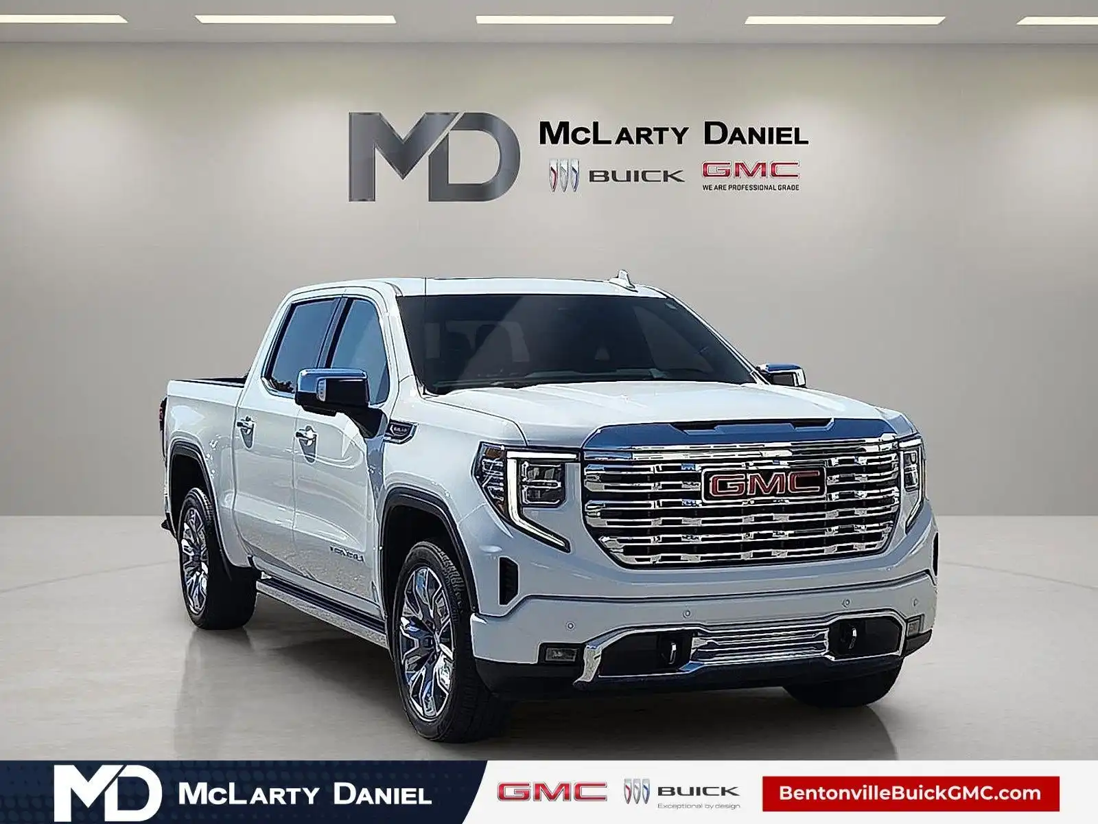2023 GMC Sierra 4WD Crew Cab Short Box Denali's photo