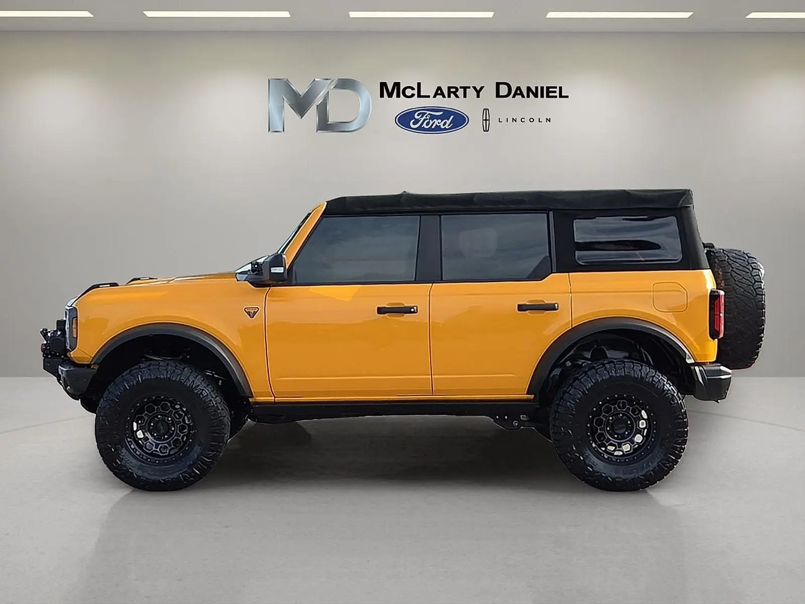 2021 Ford Bronco Badlands 4x4 photo 3