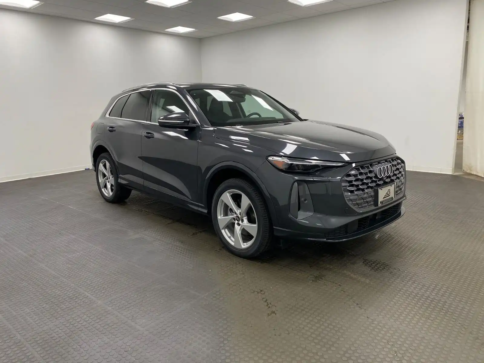 2025 Audi Q5 40 Premium Plus's photo
