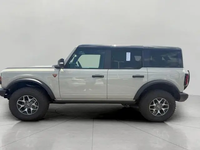 2025 Ford Bronco Badlands 4x4 photo 5