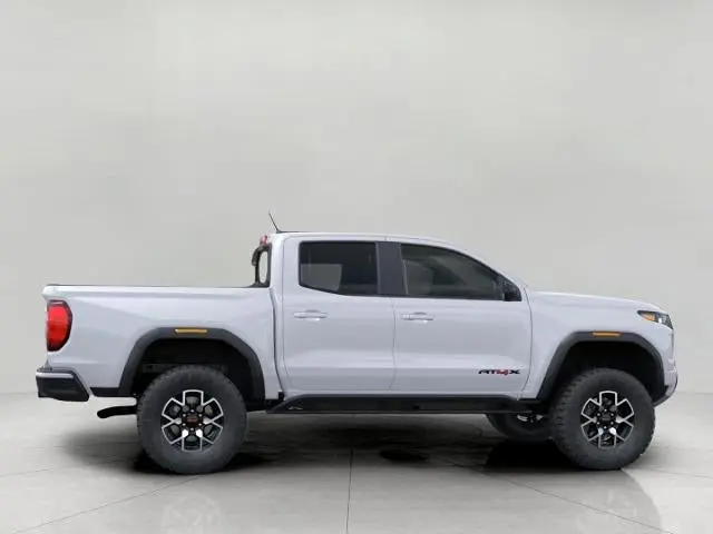 2026 GMC Canyon 4WD AT4X Crew Cab Short Box photo 5