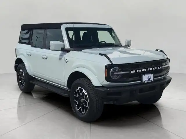 2021 Ford Bronco Outer Banks 4WD Advanced's photo