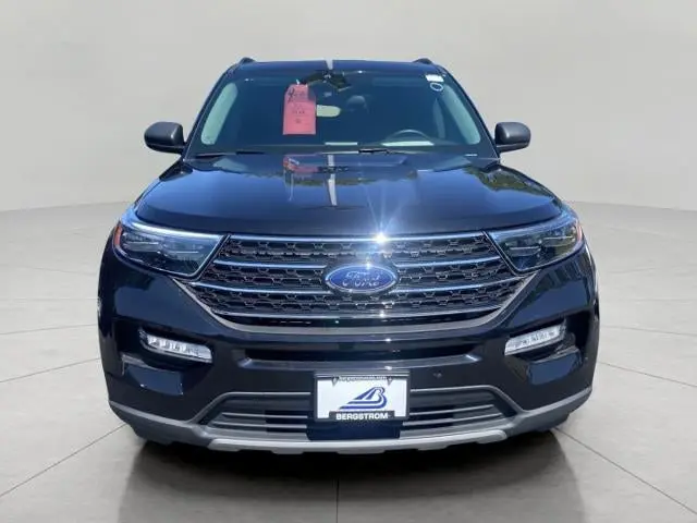 2024 Ford Explorer XLT 4WD photo 3