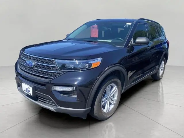 2024 Ford Explorer XLT 4WD photo 4