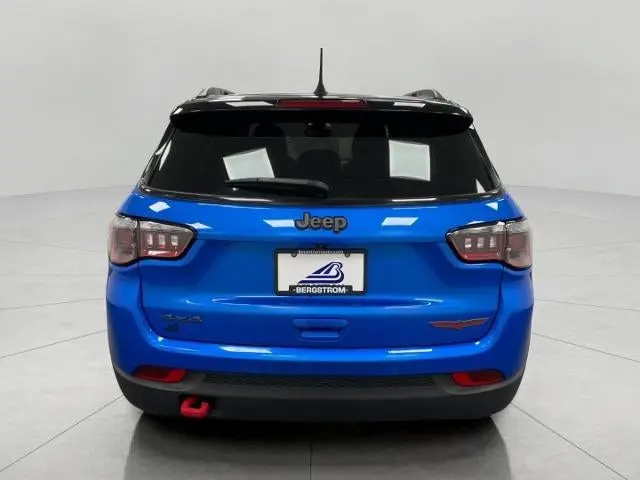 2025 Jeep Compass Trailhawk 4X4 photo 4