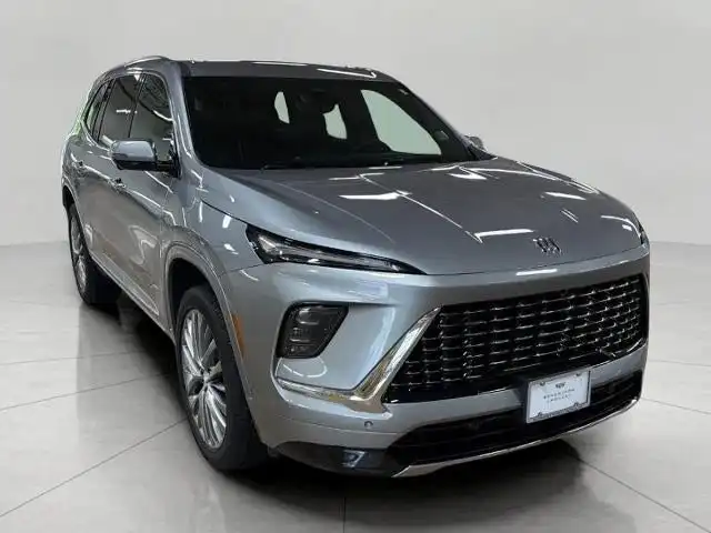 2025 Buick Enclave Avenir AWD's photo