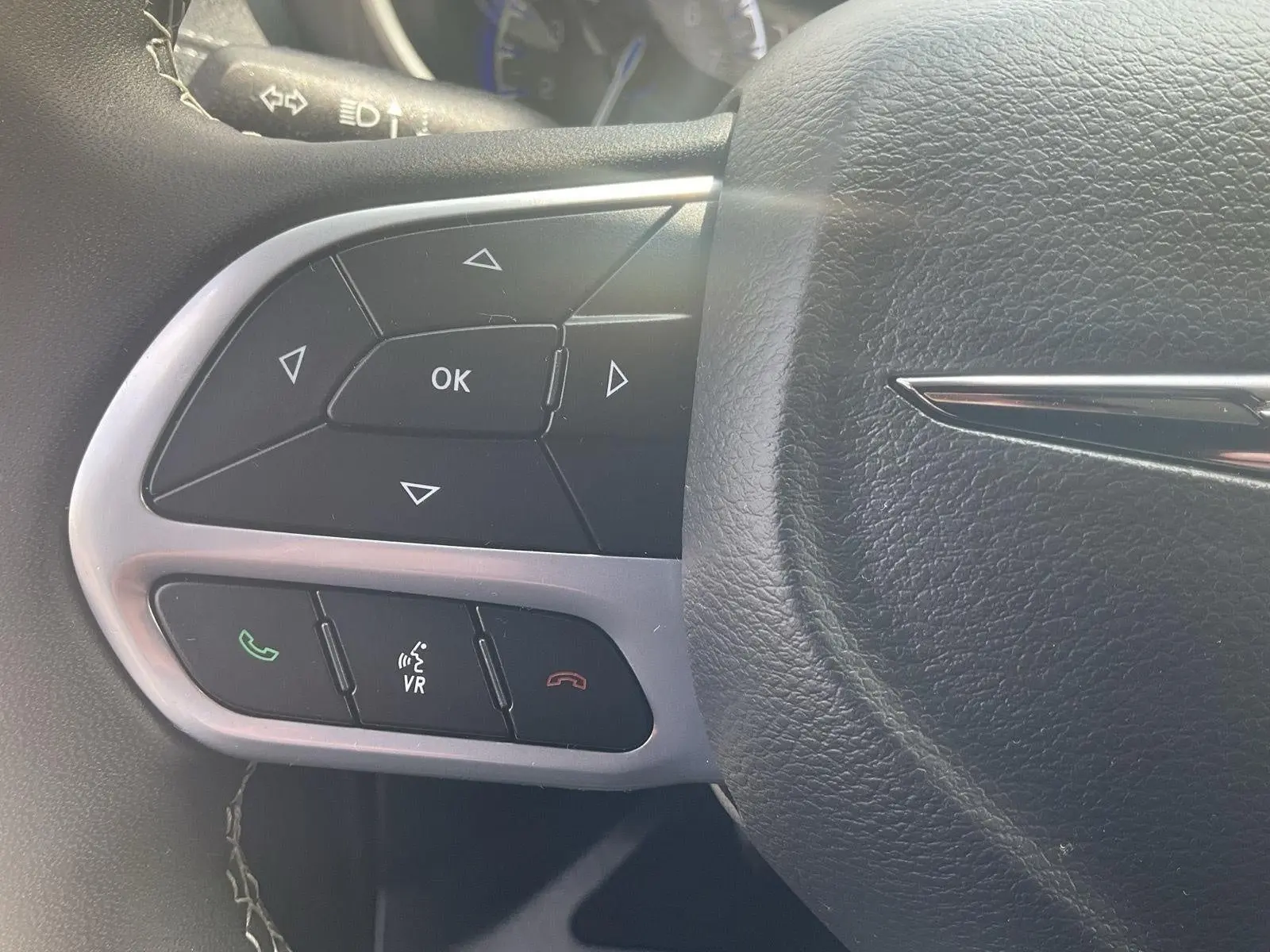 2023 Chrysler Pacifica Touring L photo 4
