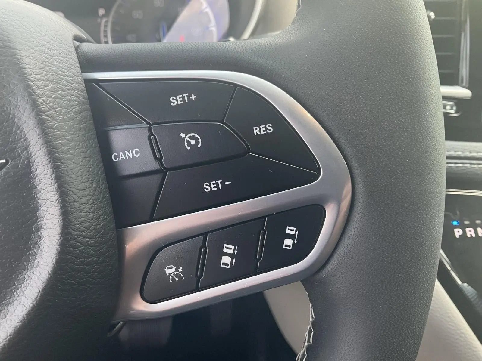 2023 Chrysler Pacifica Touring L photo 5