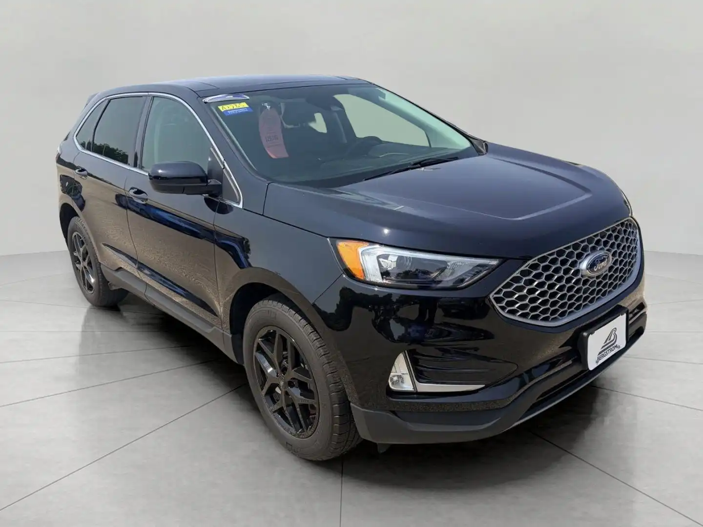 2024 Ford Edge SEL AWD's photo