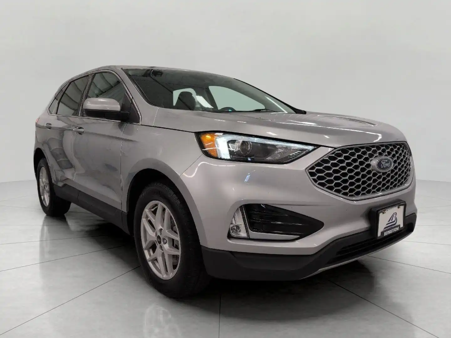 2024 Ford Edge SEL AWD's photo