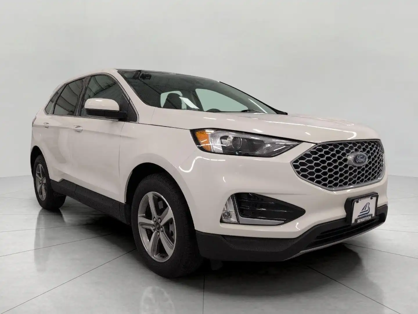 2024 Ford Edge SEL AWD's photo